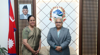 प्रधानमन्त्री कार्कीसँग श्रीलंकाकी नवनियुक्त राजदुत रुवान्थी डेल्पिटियाको भेट