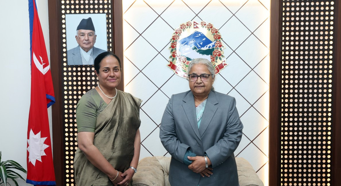 प्रधानमन्त्री कार्कीसँग श्रीलंकाकी नवनियुक्त राजदुत रुवान्थी डेल्पिटियाको भेट