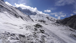 हिउँले ढाकिएको सडक