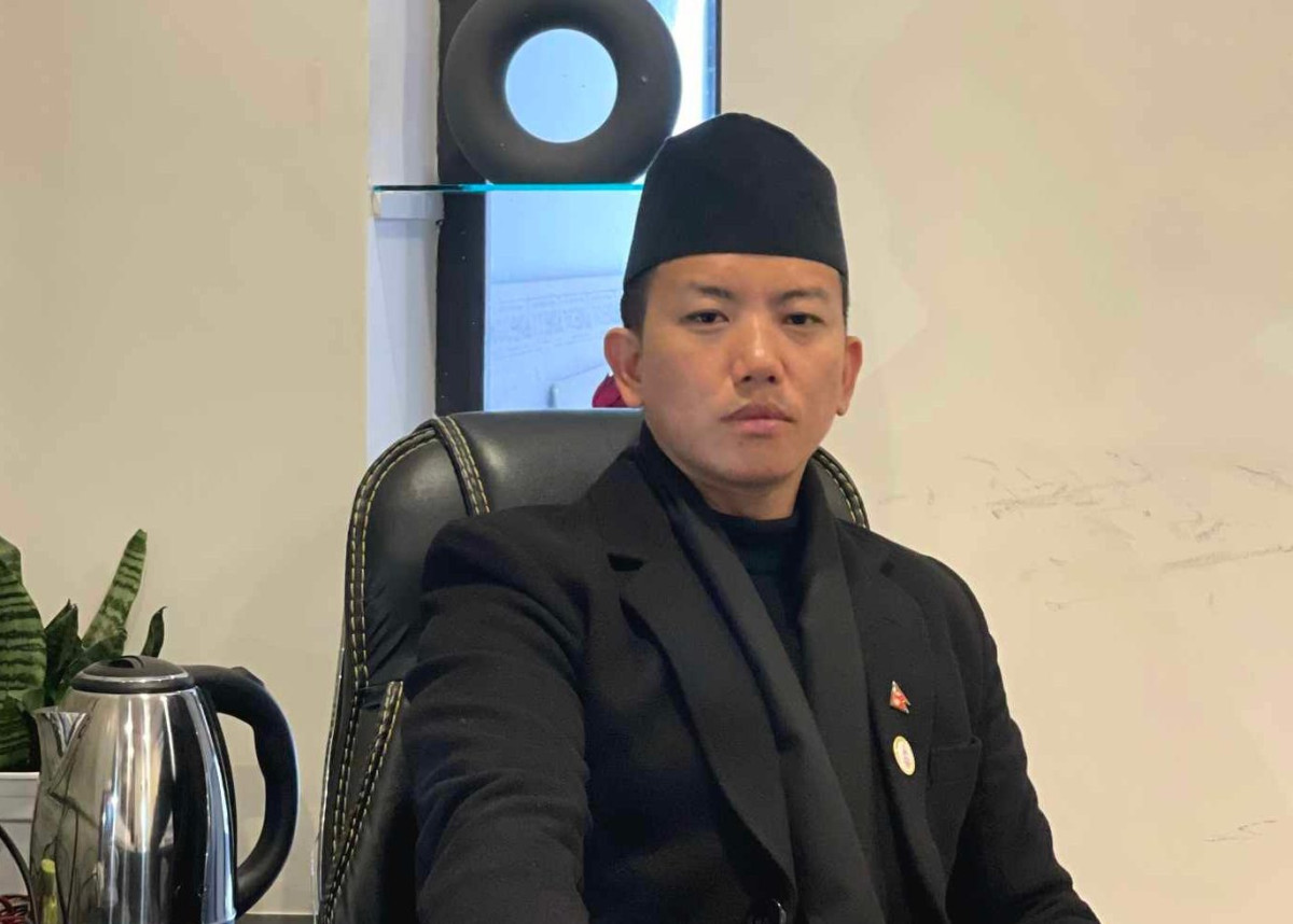 सुहाङले गरे एमाले संसदीय दलको नेतामा दाबी