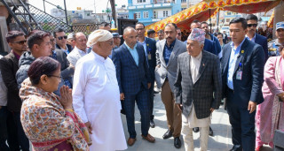 ओली भेट्न गुन्डु पुगे राष्ट्रपति पौडेल