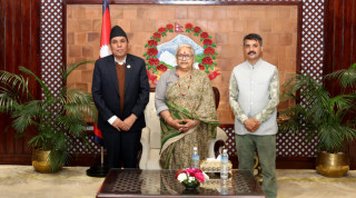 प्रधानमन्त्री कार्की र राष्ट्रियसभाका अध्यक्षबिच शिष्टाचार भेटवार्ता