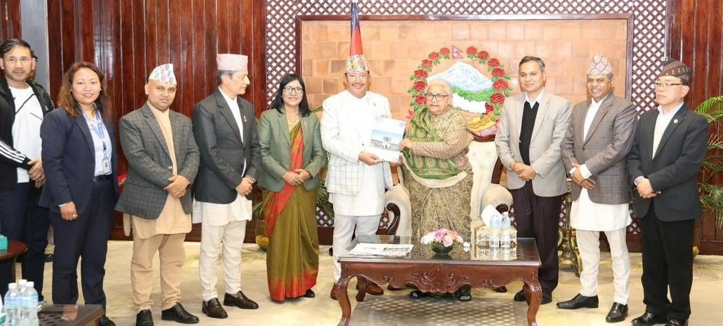 प्रधानमन्त्री कार्कीसमक्ष निर्वाचन सम्बन्धी प्रतिवेदन पेस