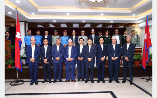 निर्वाचन सफल बनाएको भन्दै कर्मचारी र सुरक्षा निकायलाई गृहमन्त्रीले गरे सम्मान