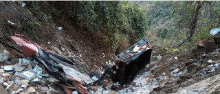 हेटौँडाबाट काठमाडौं आउँदै गरेको ट्रक कान्तिलोकपथमा दुर्घटना, १ युवकको मृत्यु, चालक भने गम्भीर घाइते