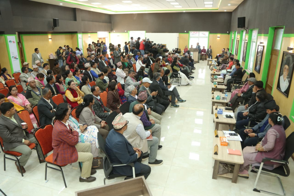 काँग्रेस केन्द्रिय कार्य समितिको बैठक जारी