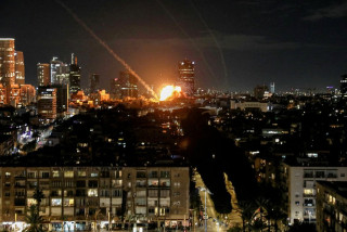 पश्चिम एसिया तनाव : वार्ता सङ्केतबिच मिसाइल प्रहार