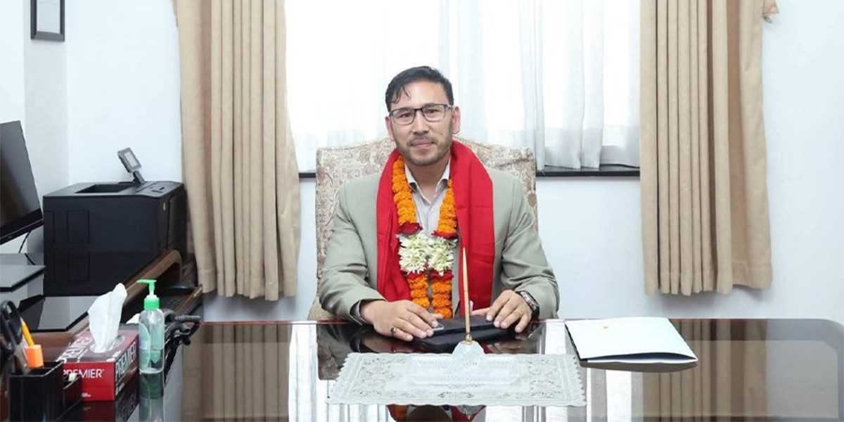 मध्यरातमा आदर्शकुमार श्रेष्ठले गरे प्रकृति संरक्षण कोषको अध्यक्षमा पदभार ग्रहण