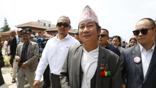 रवि र बालेनले गर्दा शपथ ढिला भएको हर्क साम्पाङको आरोप