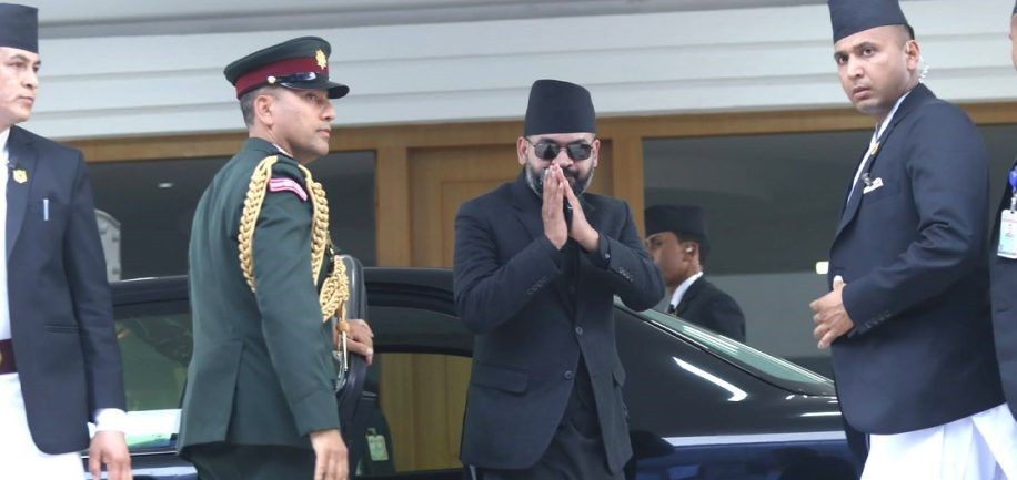 पदभारका लागि सिंहदरबार पुगे प्रधानमन्त्री बालेन