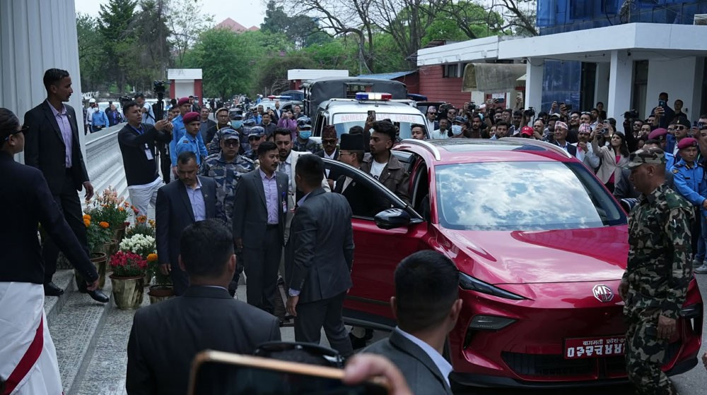 मन्त्रिपरिषद् बैठकका लागि मन्त्रीहरू सिंहदारबारमा