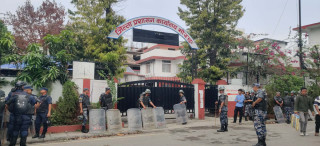 जिल्ला प्रशासन कार्यालय मोरङमा सुरक्षा व्यवस्था कडा