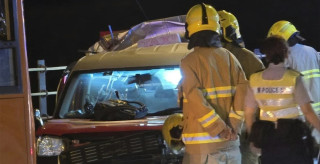 हङकङमा बसले ट्याक्सीलाई ठक्कर दिँदा २ जनाको मृत्यु