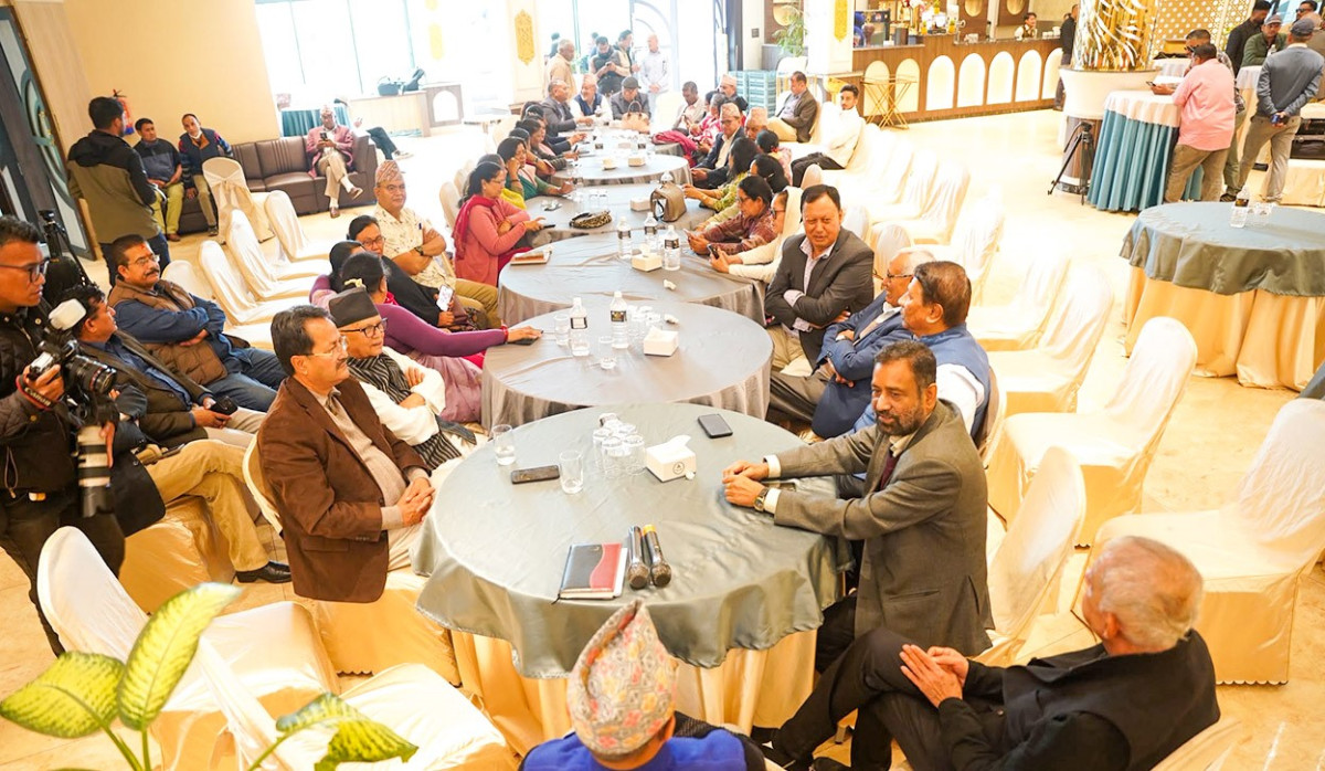 कांग्रेसको संस्थापनइतर समूहको बैठक सुरु