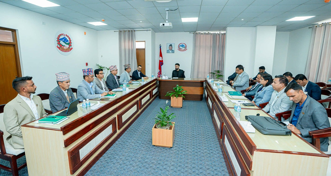 सुदूरपश्चिमका सांसदहरूसँग प्रधानमन्त्री शाहको छलफल