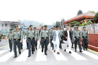 सशस्त्र मुख्यालयमा गृहमन्त्री सुधन गुरुङको आठ घण्टा, के–के गरे ?