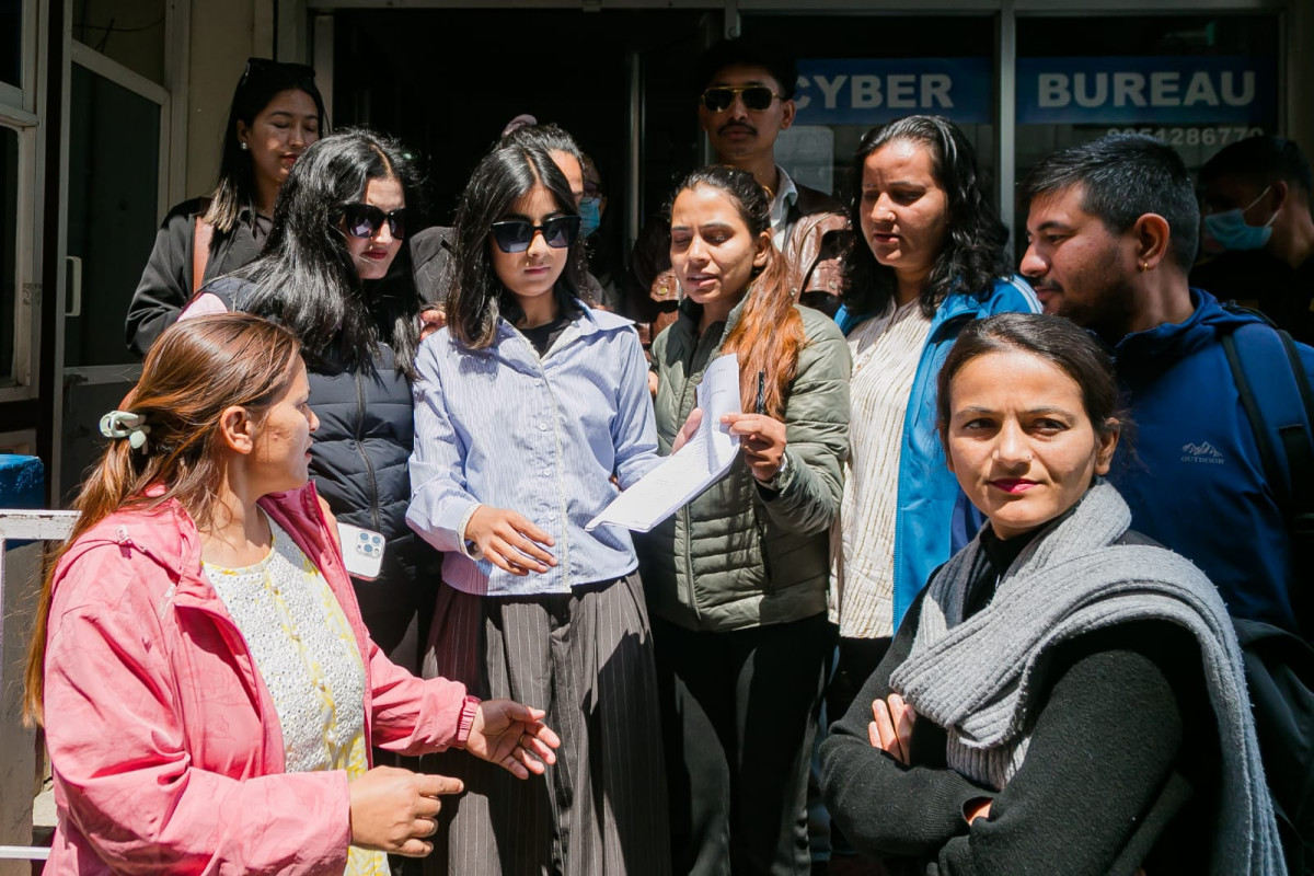 गालीगलौज तथा बलात्कारको धम्की दिनेविरुद्ध अमिशा पराजुलीले दिइन् साइबर ब्युरोमा उजुरी