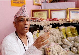जनै धागोमा आत्मनिर्भर बन्दै राधा धागो उद्योग 