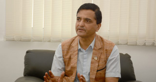 माओवादीलाई समेत साथमा लिएर संविधान संशोधन गरिन्छ : योगेश भट्टराई