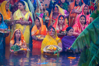 उदाउँदो सूर्यलाई अर्घ्य दिएसँगै छठ पर्व सम्पन्न