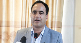 देश र कांग्रेस चुनौतिका अगाडि उभिएको छ, त्यसलाई चिर्नुपर्छ : नैनसिंह महर