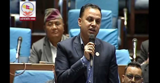 संविधान र मुलुकको प्रणालीलाई दलहरुले अविश्वास गरे : सांसद झा