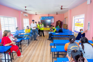 लियो सिद्धार्थनगरद्वारा निःशुल्क आँखा परीक्षण शिविर