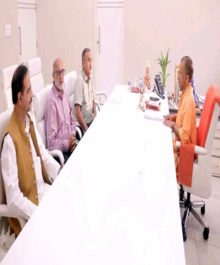 यूपीका मुख्यमन्त्री आदित्यनाथ र पूर्व गृहराज्यमन्त्री कंडेलबीच भेटवार्ता