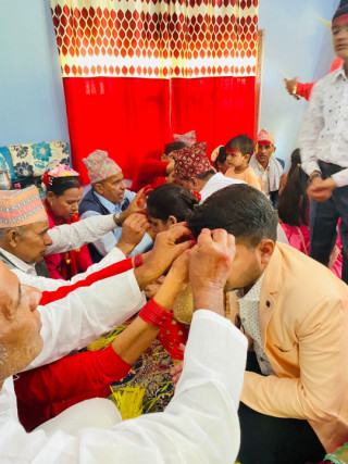 बुधबार पनि दशैंको टीका–जमरा लगाइँदै