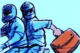 रुपन्देहीको मर्चवारमा साढे ५ लाख रुपैयाँ लुटपाट