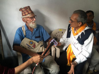 पुतली बाजेलाई सम्झदै बाबुरामले भने, ‘कक्षा छाडेर पनि पुतली समाउन जानुहुन्थ्यो’