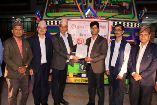 बुटवलले जाजरकोट पठायो एकट्रक खाद्यान्न र लत्ताकपडासहितको राहत सामग्री