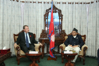 सभामुख घिमिरेलाई भेटे बेलायती राजदूत फेनले