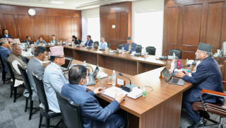 भूकम्पपीडितलाई प्रधानमन्त्री र मन्त्रीले एक महिनाको तलब दिने