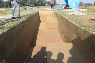 रामग्राम स्तुपमा भेटियो प्राचिन विहारको पर्खाल र पोखरी