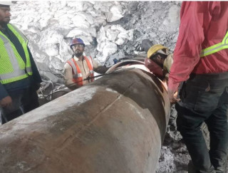 भारतले १७ दिन देखी सुरूङमा फसेका मजदुर निकाल्न सकेन अझैं