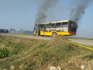 रुपन्देहीमा विद्यालय बसको ठक्करबाट दुईजनाको मृत्यु