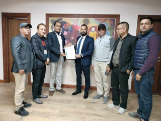 अन्तर्राष्ट्रिय उडानलाई नियमित बनाउन माग गर्दै नाट्टा लुम्बिनीले बुझायो ज्ञापनपत्र