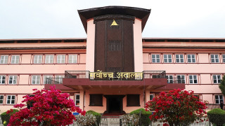 अस्पतालका अध्यक्ष नहटाउन सर्वोच्चको आदेश