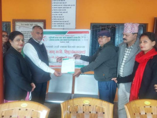 स्थापना दिवसमा लुम्बिनी सहकारीद्वारा विद्यालयलाई सहयोग