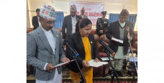 लुम्बिनी प्रदेशका नवनियुक्त दुई  मन्त्रीले लिए शपथ