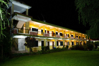 पौवा भैरहवामा ‘न्यू इयर इभ–२०२४’ : रचना रिमाल र पशुपति शर्माको प्रस्तुती रहने