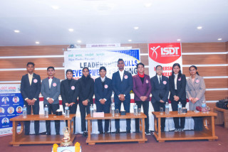 व्यवसायी स्वर्गीय अरुण लामिछानेको सम्झनामा वक्तृत्वकला