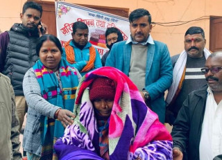 रोहिणी–६ मा विपन्नलाई कम्बल वितरण