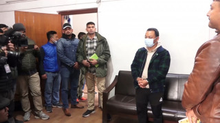 युरोप पठाइदिन्छु भन्दै ठगी गर्ने पक्राउ