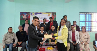 सिद्धार्थ उवासंघद्वारा मानव सेवा आश्रमलाई सहयोग हस्तान्तरण