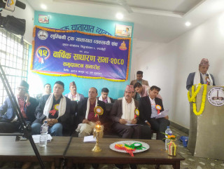 अहिलेको विषम परिस्थितिमा जीविकोपार्जन गर्न कठिन भयो : ट्रक व्यवसायी