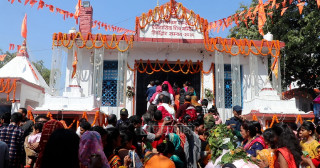 आज महाशिवरात्री : भैरहवाको ऐतिहासिक शिवमन्दिरसहित देशभरका शिवालयमा भक्तजनको घुँइचो