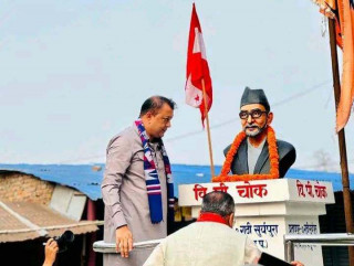 विपीको शालिकमा माल्यार्पण गरेर काँग्रेस महामन्त्री थापाको दोस्रो चरणको संवाद यात्रा सुरु