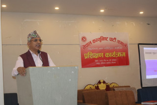 गठबन्धनका कारण मुलुक अधोगतितर्फ जाने देखेपछि एमाले सरकारमा गयो : भुमिश्वर ढकाल